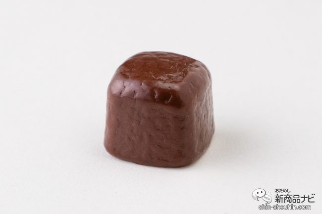『オリゴスマートミルクチョコレートパウチ 32g』のチョコレートキューブ
